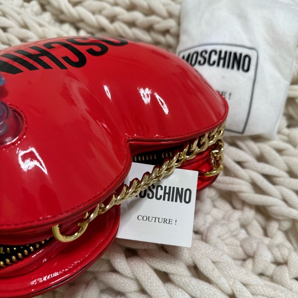HP ❤️💋❤️FINAL SALE MOSCHINO heart NWT bag crossbody made Italy bought in Paris - Picture 6 of 8
